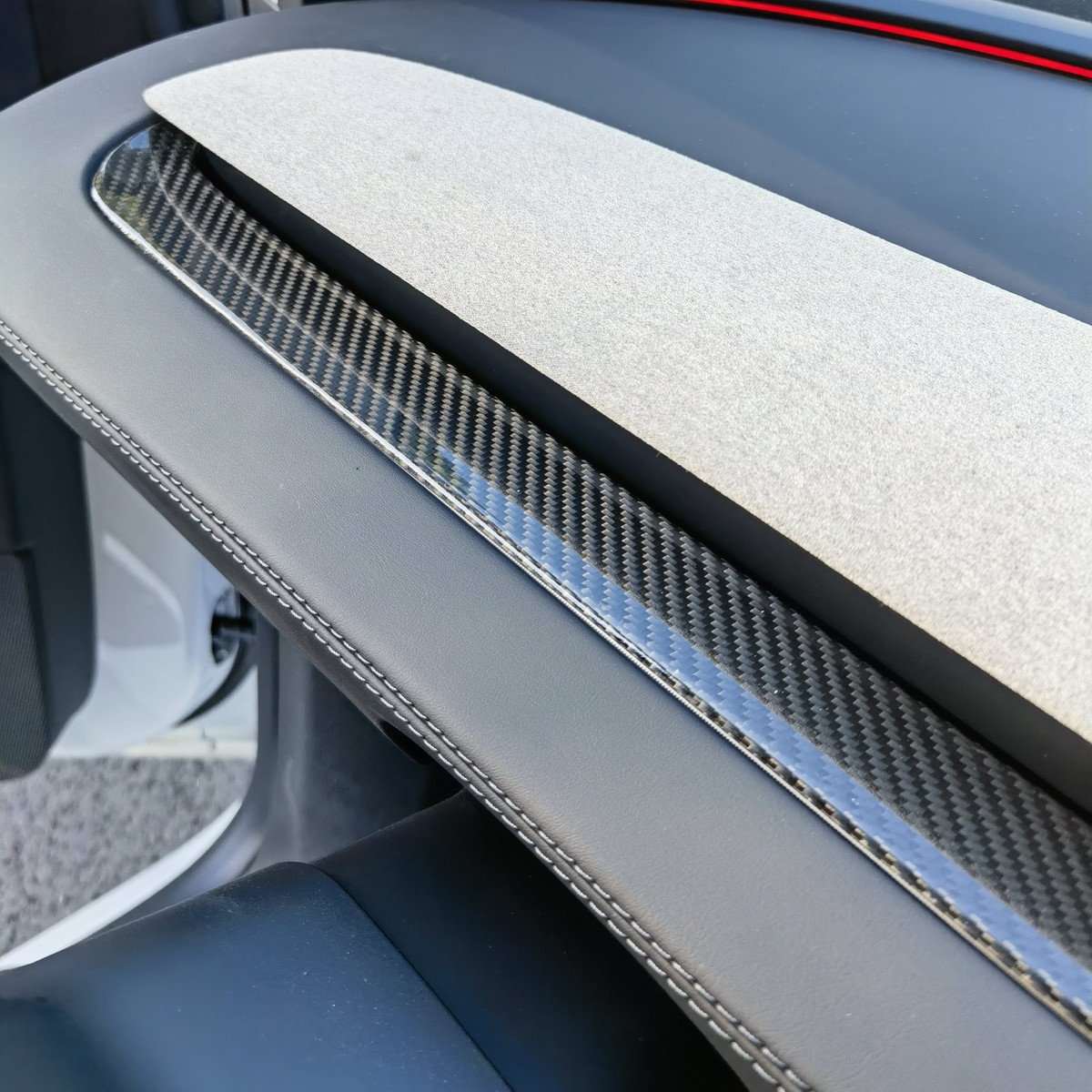 Carbon Fiber Dashboard Panel Trim For Tesla Model 3 Highland & Model Y Refresh - Image 4